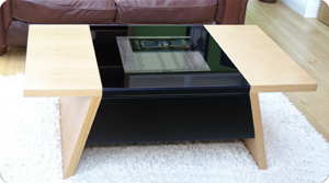 Double7 arcade table with iTunes on the screen