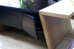 Double7 table with PC door ajar